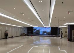 热烈祝贺河南力诺光电鹤壁淇滨区帆旗大厦会议室P2显示屏顺利完工